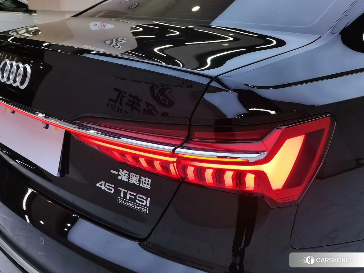 Audi A6L id 4467739 из Китая 16