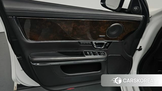 Jaguar All New XJ id 4325200 из Кореи 16