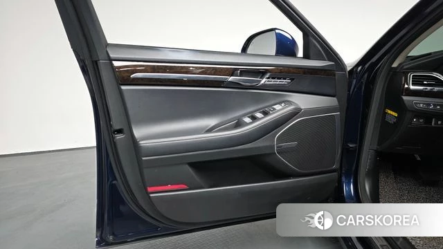 Genesis G90 id 4268948 из Кореи 16