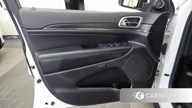Jeep Grand Cherokee id 4286062 из Кореи 16