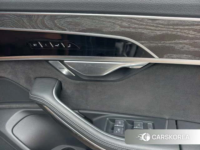 Audi A8 id 4208679 из Китая 16