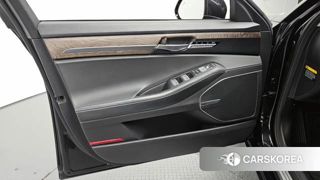 Genesis G90 id 4245850 из Кореи 16