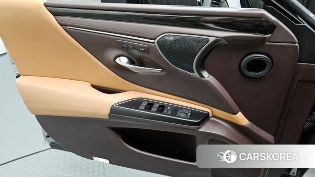 Lexus ES300h 7th generation id 4894390 из Кореи 16
