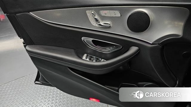 Mercedes-Benz E-Class W213 id 4638287 из Кореи 16