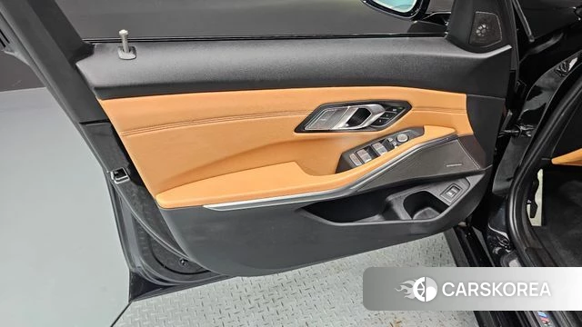 BMW 3 Series (G20) id 4651500 из Кореи 16