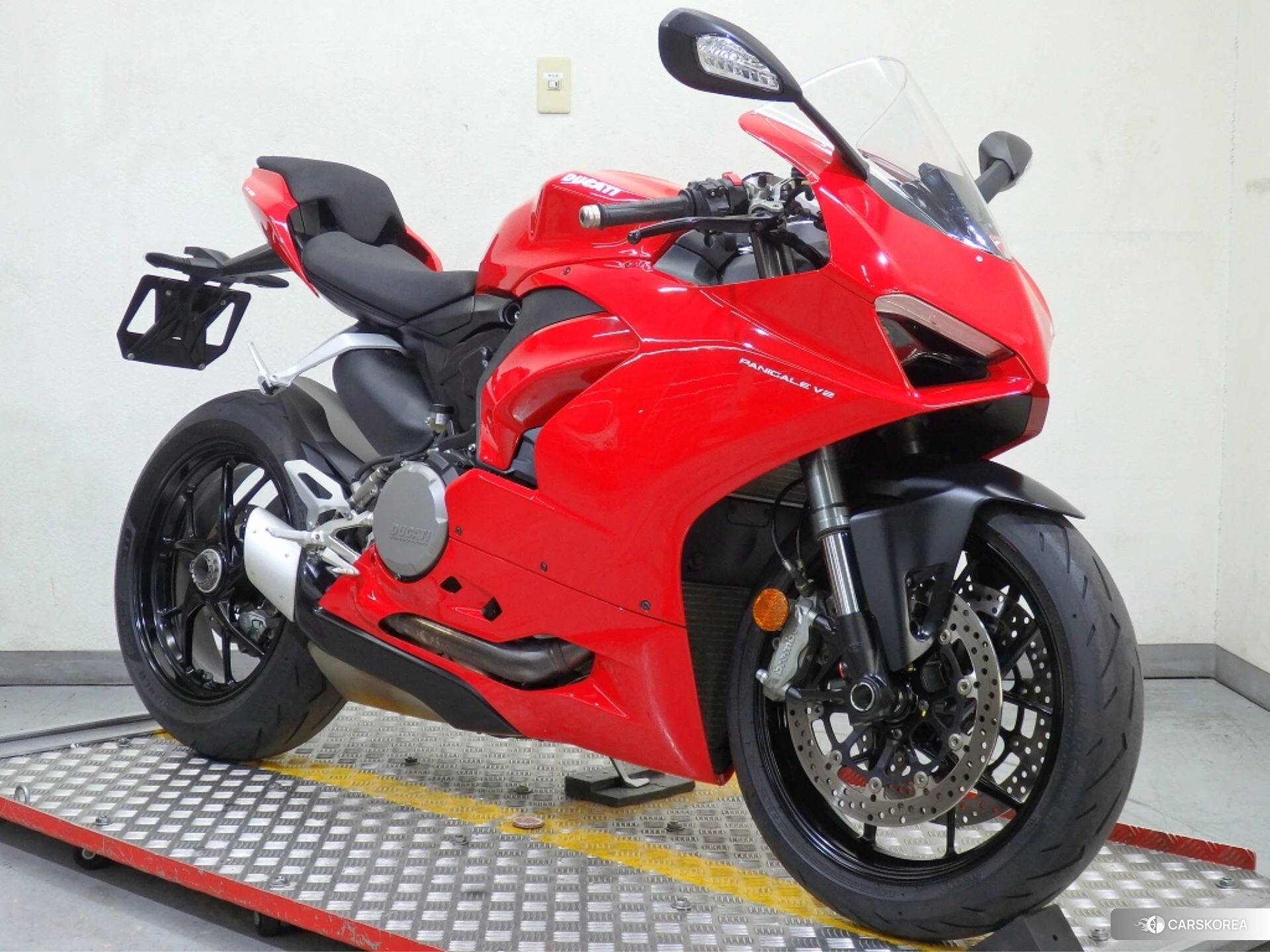 Ducati PANIGALE V2 id 3952001 из Японии 16