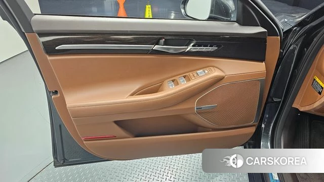 Genesis G90 id 4285184 из Кореи 16