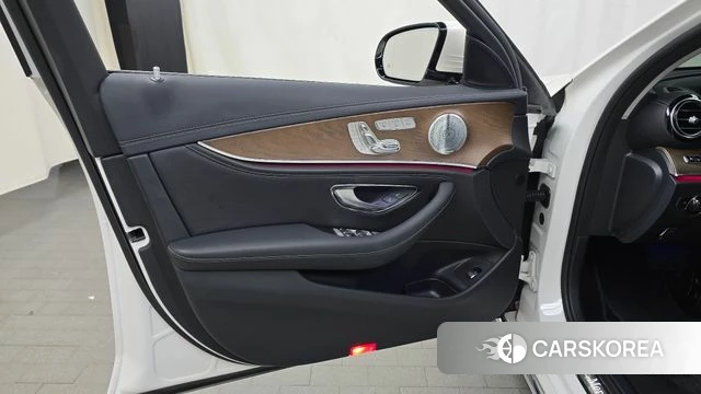 Mercedes-Benz E-Class W213 id 4285177 из Кореи 16