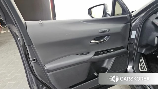 Lexus UX300h id 4479920 из Кореи 16