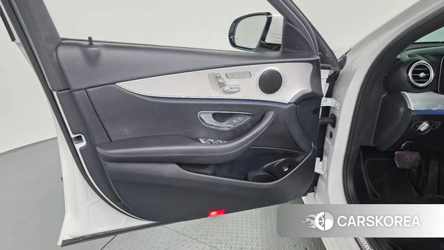 Mercedes-Benz E-Class W213 id 4196072 из Кореи 16