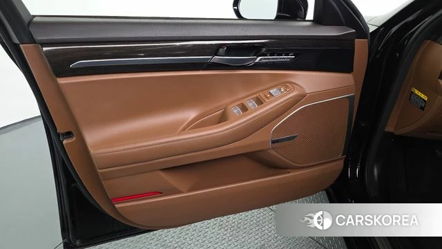Genesis G90 id 4285167 из Кореи 16