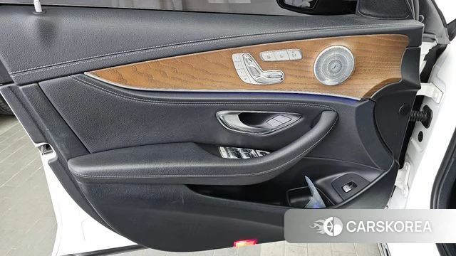 Mercedes-Benz E-Class W213 id 4304628 из Кореи 16