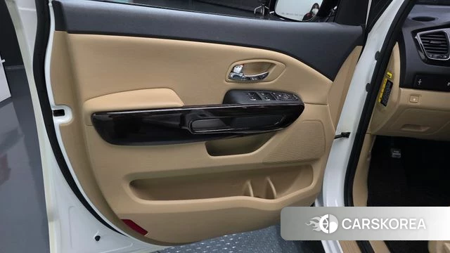 Kia The New Carnival id 4694043 из Кореи 16