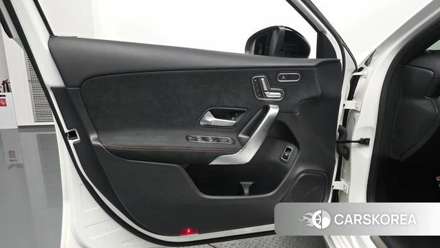Mercedes-Benz A-Class W177 id 4506533 из Кореи 16