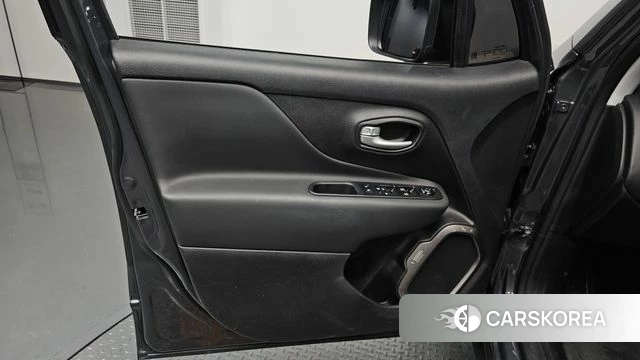 Jeep Renegade id 4725428 из Кореи 16