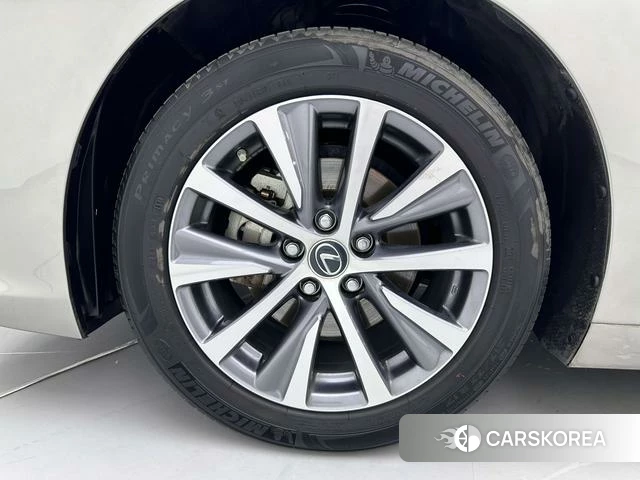 Lexus ES id 4291492 из Китая 16