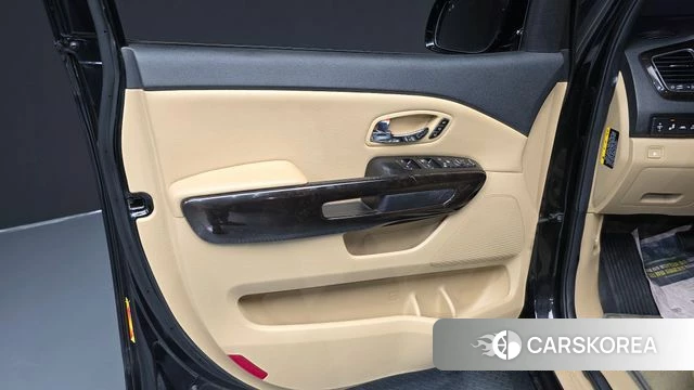 Kia The New Carnival id 4411104 из Кореи 16