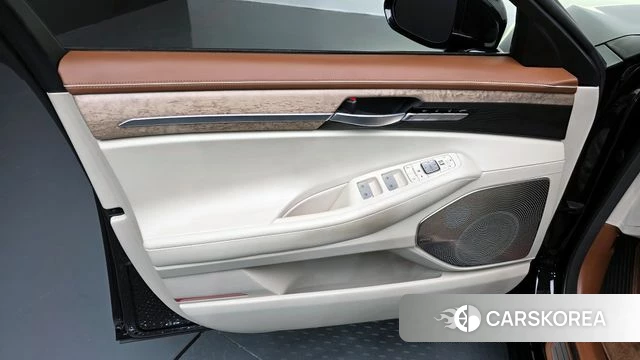 Genesis G90 id 4294575 из Кореи 16
