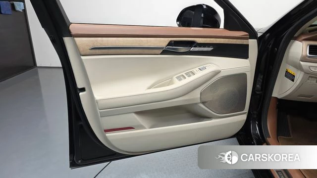 Genesis G90 id 4683672 из Кореи 16