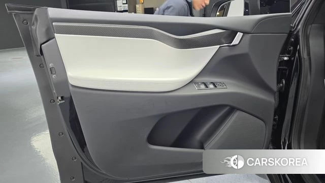 Tesla Model X id 4435570 из Кореи 16