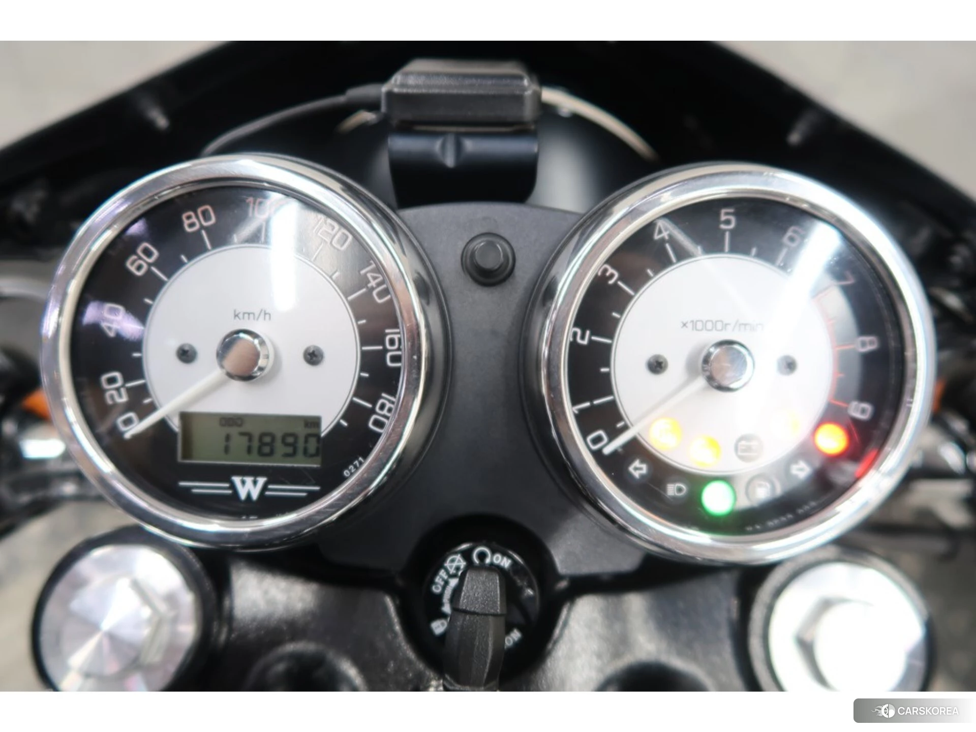 Kawasaki W800 CAFE id 4192817 из Японии 16