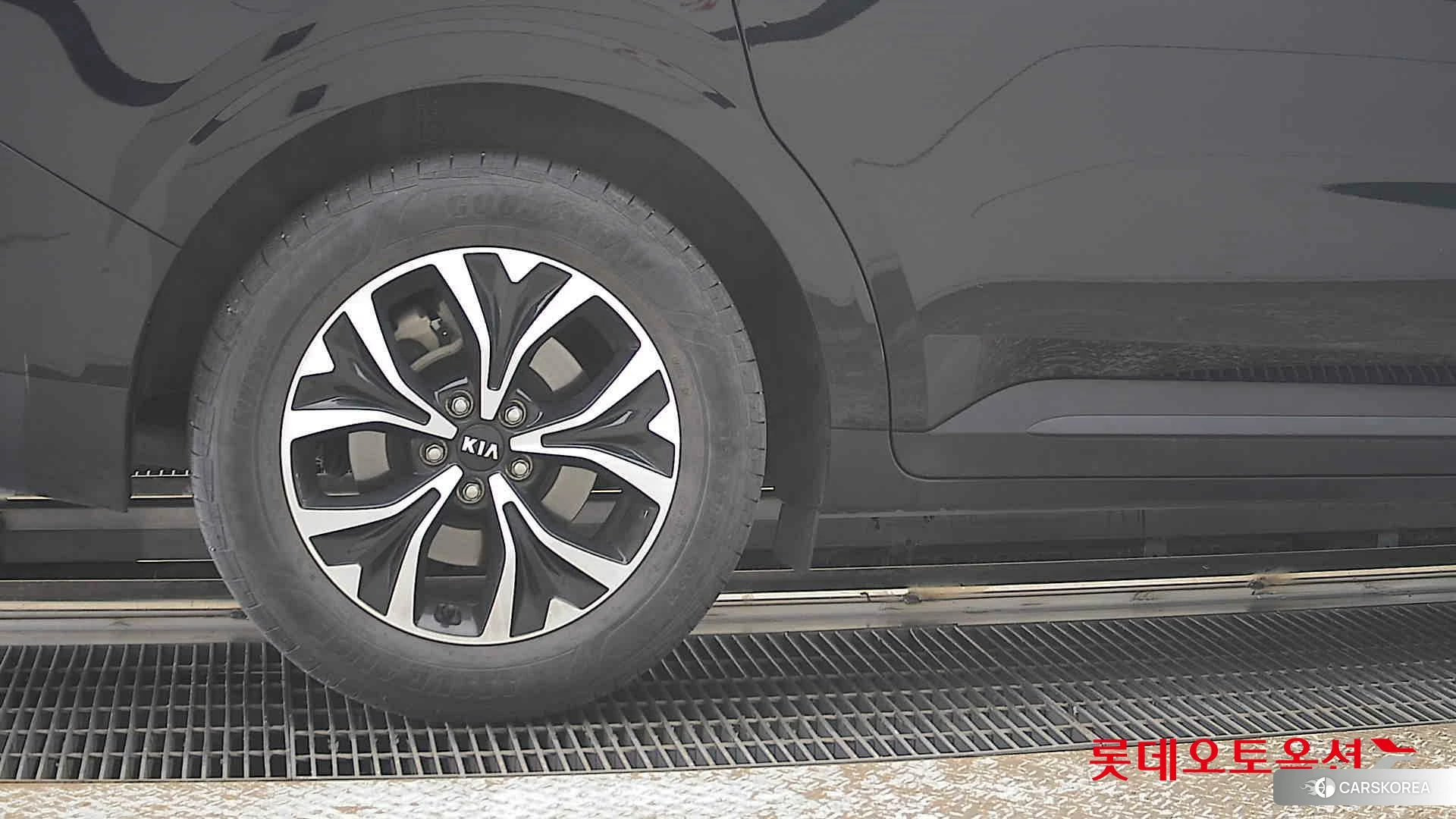 Kia Carnival id 3882133 из Кореи 16