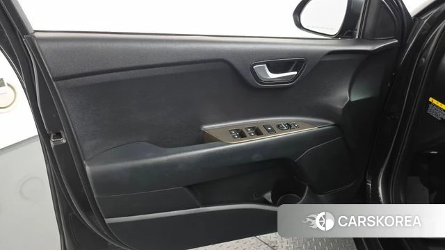 Kia Stonic id 4733072 из Кореи 16
