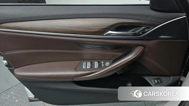 BMW 5 Series (G30) id 4770151 из Кореи 16