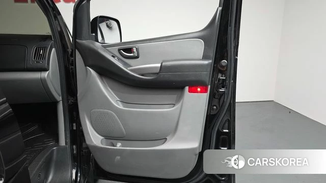 Hyundai The New Grand Starex id 4568487 из Кореи 16