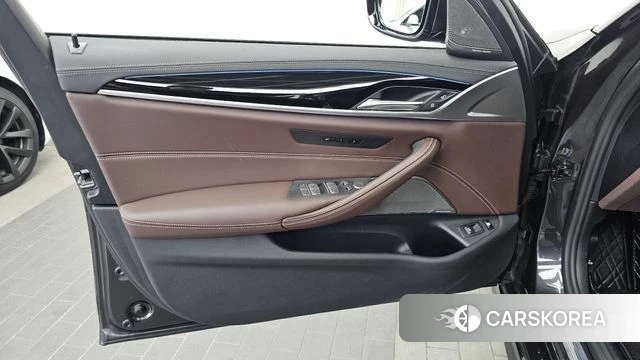 BMW 5 Series (G30) id 4395101 из Кореи 16