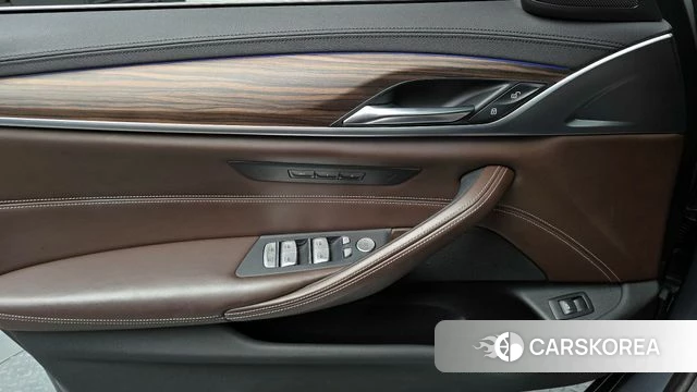 BMW 5 Series (G30) id 4397377 из Кореи 16