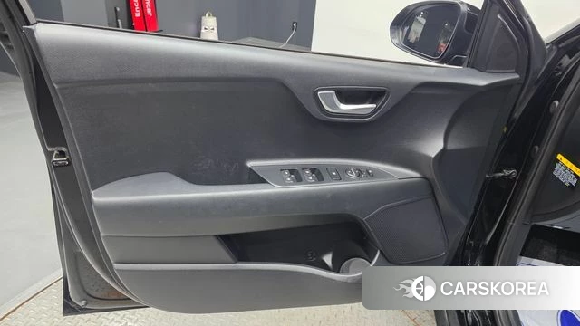 Kia Stonic id 4658236 из Кореи 16