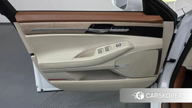 Genesis G90 id 4864715 из Кореи 16