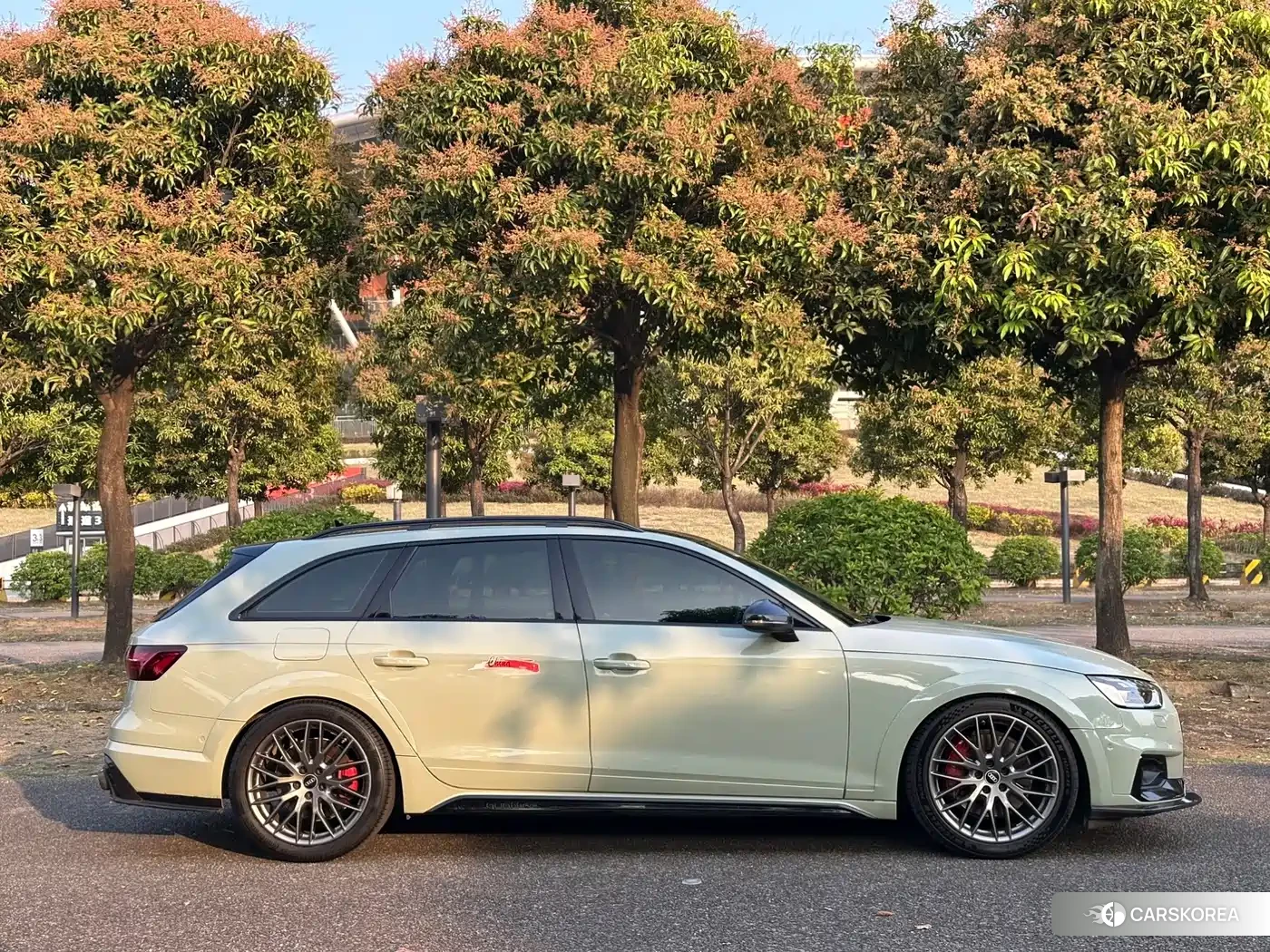 Audi A4L id 4628453 из Китая 16