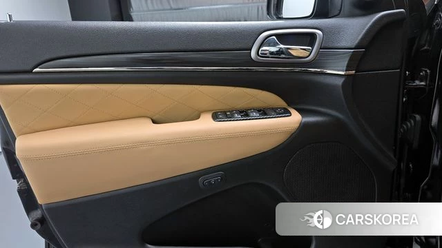 Jeep Grand Cherokee id 4887303 из Кореи 16