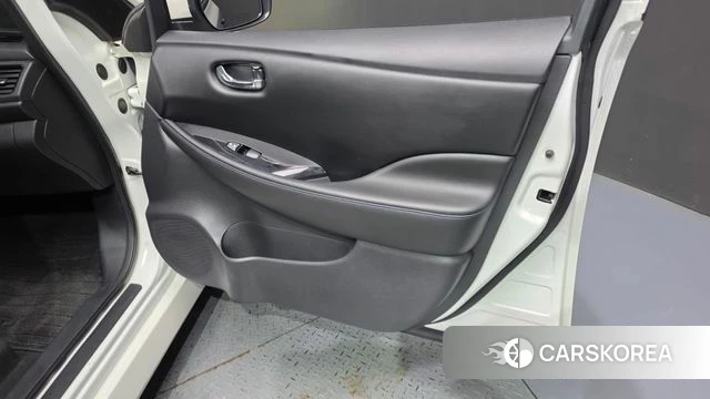 Nissan Leaf (ZE1) id 4595695 из Кореи 16