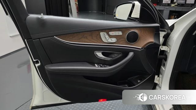 Mercedes-Benz E-Class W213 id 4595536 из Кореи 16