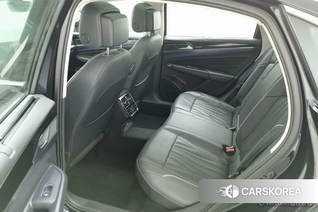 Volkswagen Passat PHEV id 4264109 из Китая 16