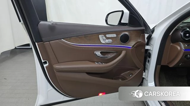 Mercedes-Benz E-Class W213 id 4411327 из Кореи 16