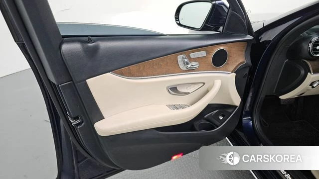 Mercedes-Benz E-Class W213 id 4224642 из Кореи 16