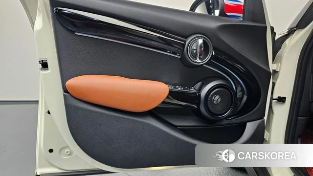 Mini Cooper S id 4863701 из Кореи 16