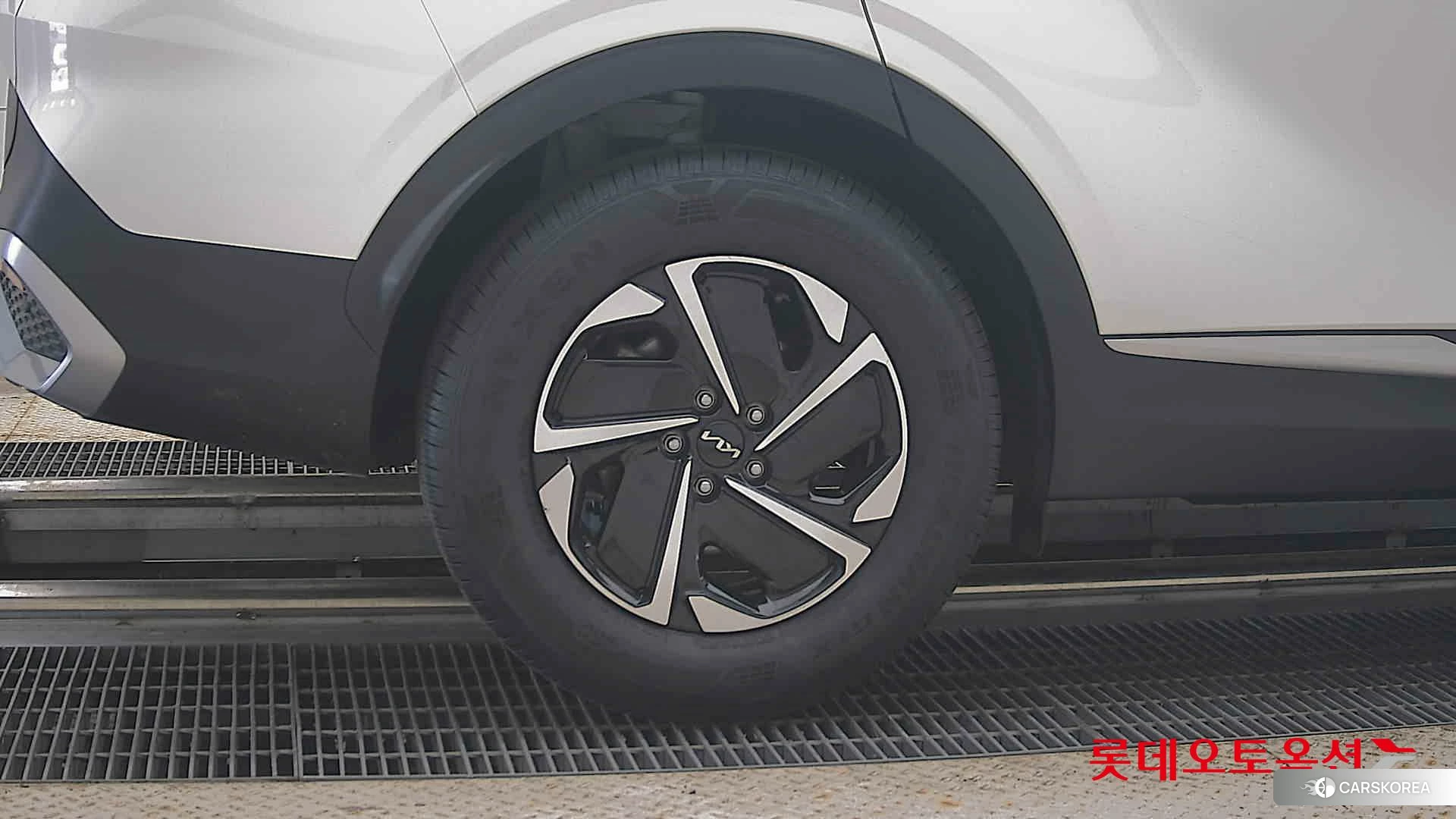 Kia Sportage Hybrid id 4902442 из Кореи 16