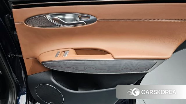 Genesis GV70 id 4202504 из Кореи 16