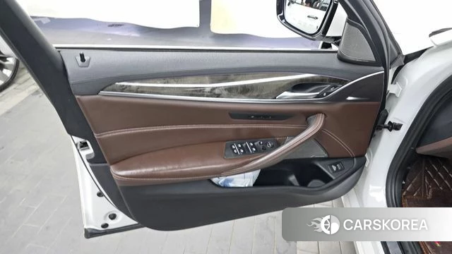 BMW 5 Series (G30) id 4633041 из Кореи 16