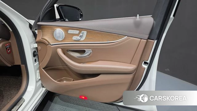 Mercedes-Benz E-Class W213 id 4703221 из Кореи 16