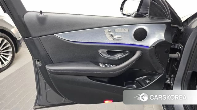 Mercedes-Benz E-Class W213 id 4785376 из Кореи 16