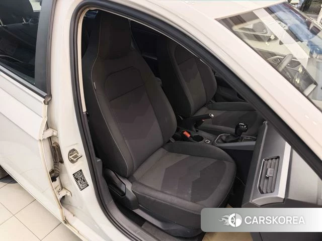 Volkswagen Polo id 4198841 из Китая 16