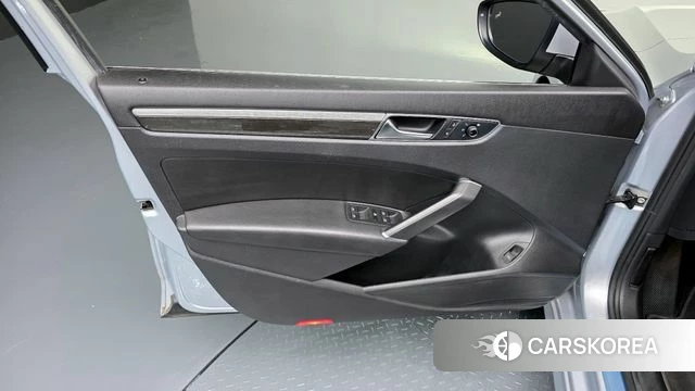 Volkswagen The New Passat id 4285953 из Кореи 16
