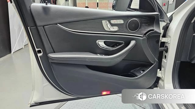 Mercedes-Benz E-Class W213 id 4605440 из Кореи 16