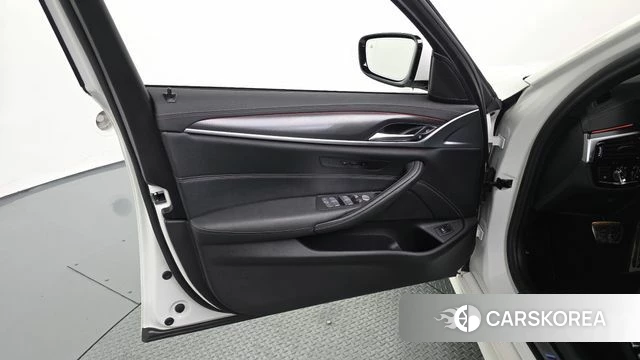 BMW 5 Series (G30) id 4740021 из Кореи 16